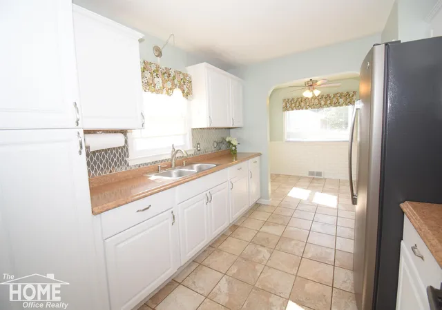 5th image of 1415 W King St, Owosso, MI 48867 | MLS# 5050217533