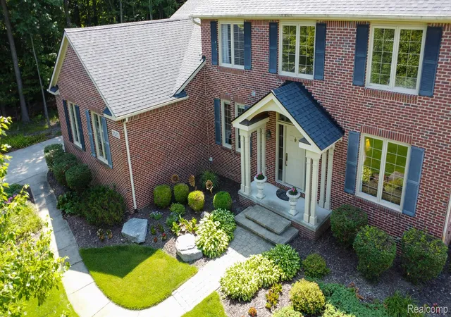 Photo 2 of Single family home for sale at 3531 Stoneridge Ct, Commerce Township, MI 48382 | MLS# 20261061839 | Listing updated on 2026-09-06