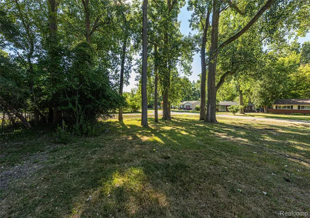 39th image of 2642 Littletell Ave, West Bloomfield, MI 48324 | MLS# 20261061842