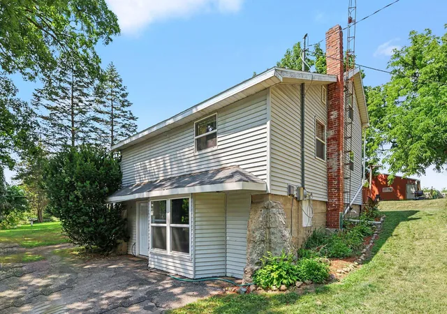 Photo 3 of Single family home for sale at 5366 Folks Rd, Horton, MI 49246 | MLS# 81026040856 | Listing updated on 2026-08-25