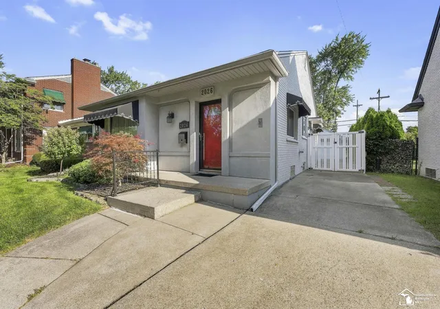 Photo 1 of Sale Pending at 2026 Davis St, Wyandotte, MI 48192 | MLS# 57050217542 | Listing updated on 2026-09-22