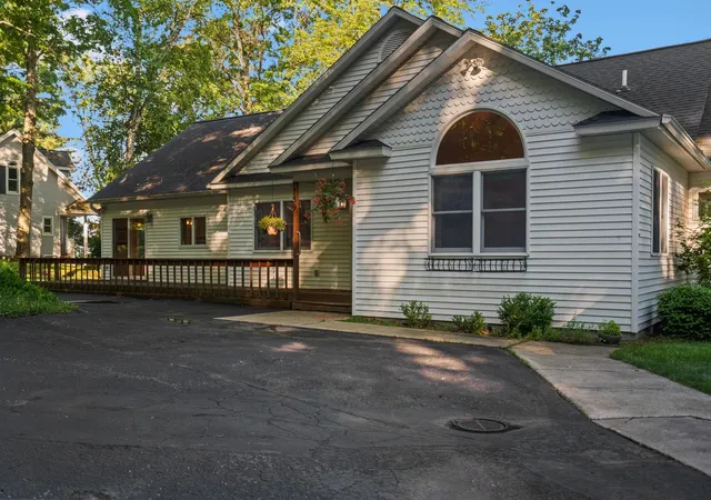 Photo 4 of Single family home for sale at 759 N S Long Lake Rd, Long Lake Township Grand Traverse, MI 49684 | MLS# 78080071974 | Listing updated on 2026-08-25