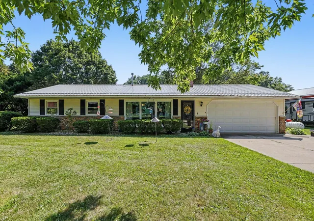 1st image of 3124 Knight Dr, Buchanan, MI 49107 | MLS# 69026040861