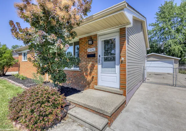 Photo 2 of Single family home for sale at 33250 Janet Ave, Fraser, MI 48026 | MLS# 58050217549 | Listing updated on 2026-09-17