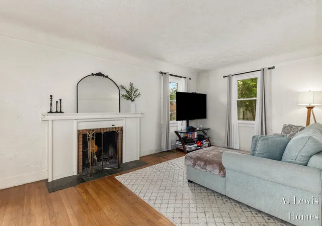 Photo 3 of Single family home for sale at 653 3 Mile Rd NE, Grand Rapids, MI 49505 | MLS# 65026040868 | Listing updated on 2026-08-24