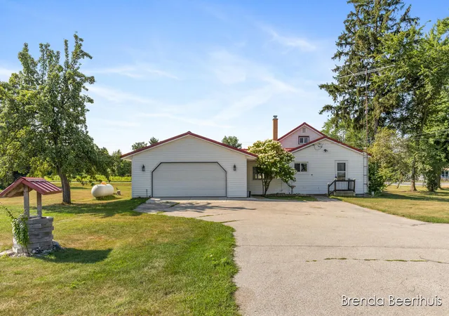 Photo 3 of Single family home for sale at 8800 Ellis Rd, Ravenna, MI 49451 | MLS# 65026040862 | Listing updated on 2026-08-27