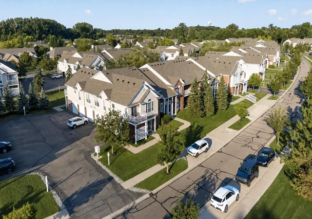Listing Photo 4 - Condo for sale in building located at 16766 Dover Dr, Northville, MI 48167