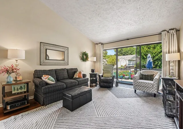Listing Photo 5 - Condo for sale in building located at 2759 Mulford Dr SE, Grand Rapids, MI 49546