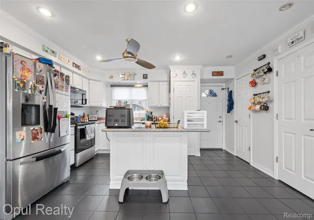Listing Photo 4 - Condo for sale in building located at 8261 Bristol St, Westland, MI 48185