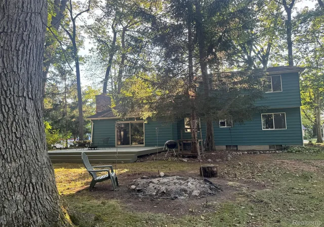 Photo 3 of Single family home for sale at 13305 Crane Ridge Dr, Fenton, MI 48430 | MLS# 20261061878 | Listing updated on 2026-08-28