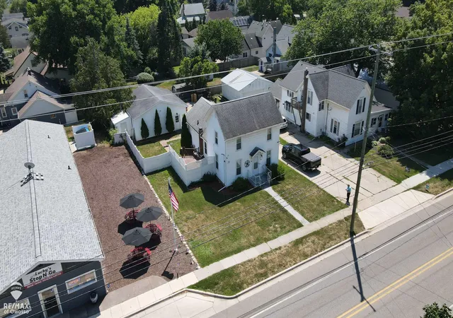 Photo 1 of Single family home for sale at 614 E Oliver St, Owosso, MI 48867 | MLS# 60050217559 | Listing updated on 2026-08-06
