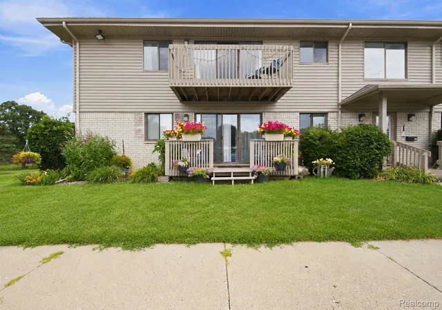1st image of 1116 Hillcrest Dr, Oxford, MI 48371 | MLS# 20261061882