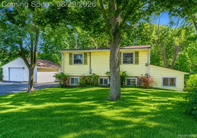 Photo 1 of Sale Pending at 3216 Warren Dr, Waterford Charter Township Oakland, MI 48329 | MLS# 20261061885 | Listing updated on 2026-09-16