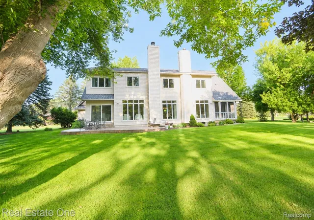 2nd image of 716 Bristol Ln, Clarkston, MI 48348 | MLS# 20261061892