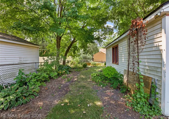 Photo 3 of Single family home for sale at 18655 Five Points St, Redford, MI 48240 | MLS# 20261061896 | Listing updated on 2026-08-06