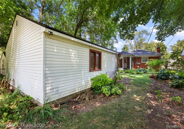 Photo 4 of Single family home for sale at 18655 Five Points St, Redford, MI 48240 | MLS# 20261061896 | Listing updated on 2026-08-06