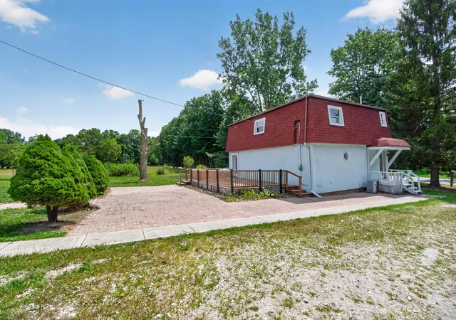 Photo 2 of Single family home for sale at 18600 Manitou Rd, Addison, MI 49220 | MLS# 55026040906 | Listing updated on 2026-08-17