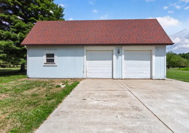 Photo 4 of Single family home for sale at 18600 Manitou Rd, Addison, MI 49220 | MLS# 55026040906 | Listing updated on 2026-08-17
