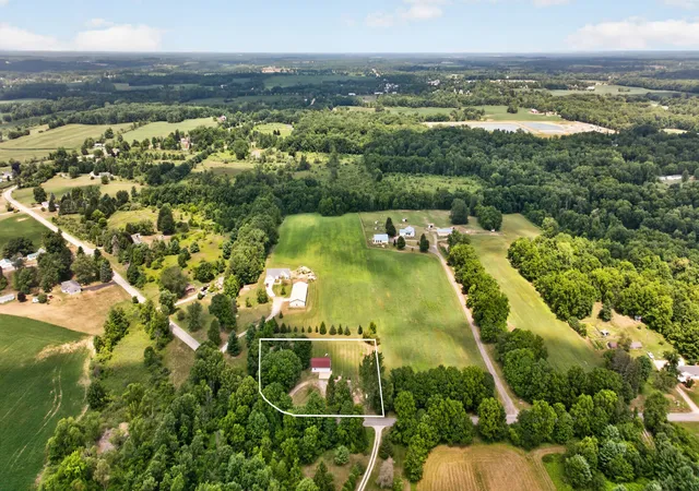 Photo 5 of Single family home for sale at 18600 Manitou Rd, Addison, MI 49220 | MLS# 55026040906 | Listing updated on 2026-08-17