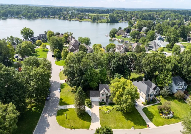 Photo 3 of Single family home for sale at 7135 Loma Linda Dr, Rockford, MI 49341 | MLS# 65026040911 | Listing updated on 2026-10-07