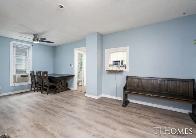 Photo 3 of Single family home for sale at 338 Hanover St NE, Grand Rapids, MI 49505 | MLS# 65026040916 | Listing updated on 2026-09-16