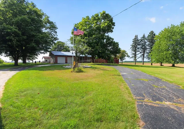 2nd image of 1629 N Warner Rd, Sumner, MI 48889 | MLS# 79080071983