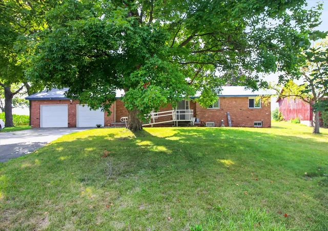 4th image of 1629 N Warner Rd, Sumner, MI 48889 | MLS# 79080071983