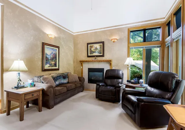 Photo 4 of Single family home for sale at 4520 Audubon Dr, Traverse City, MI 49686 | MLS# 78080071984 | Listing updated on 2026-09-29