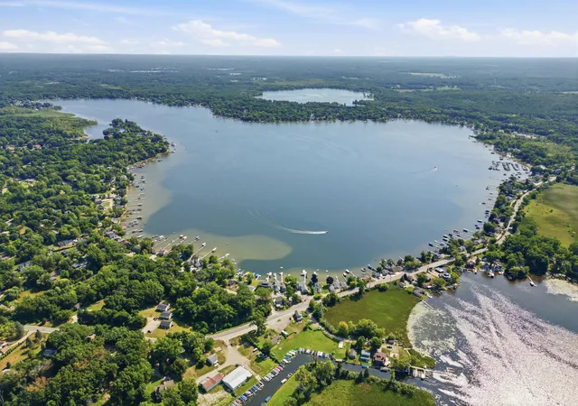 3rd image of 9835 Dexter-Pinckney Rd, Pinckney, MI 48169 | MLS# 81026040924
