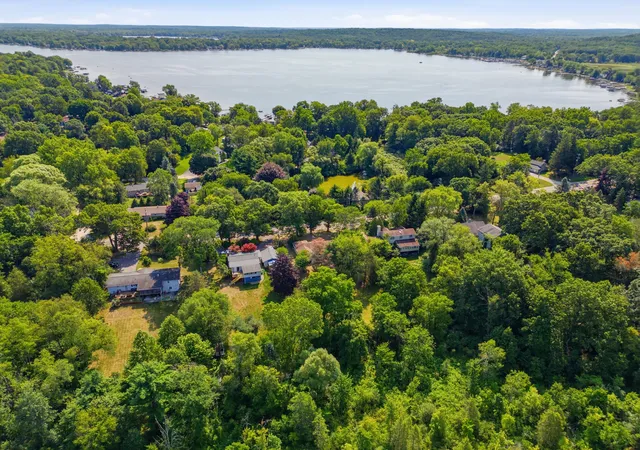 4th image of 9835 Dexter-Pinckney Rd, Pinckney, MI 48169 | MLS# 81026040924