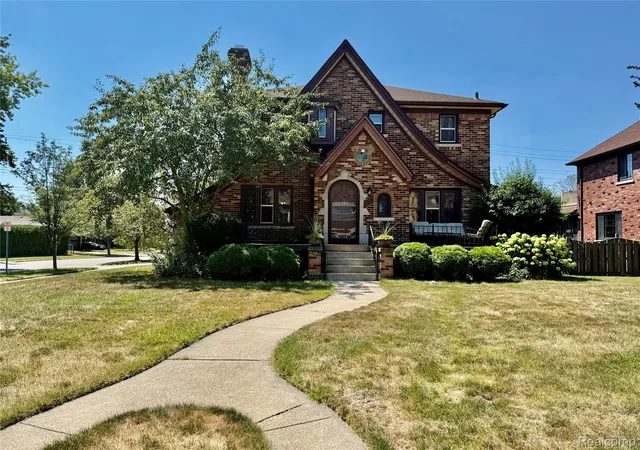 Photo 1 of Single family home for sale at 1305 Bedford Rd, Grosse Pointe Park, MI 48230 | MLS# 20261061909 | Listing updated on 2026-09-12