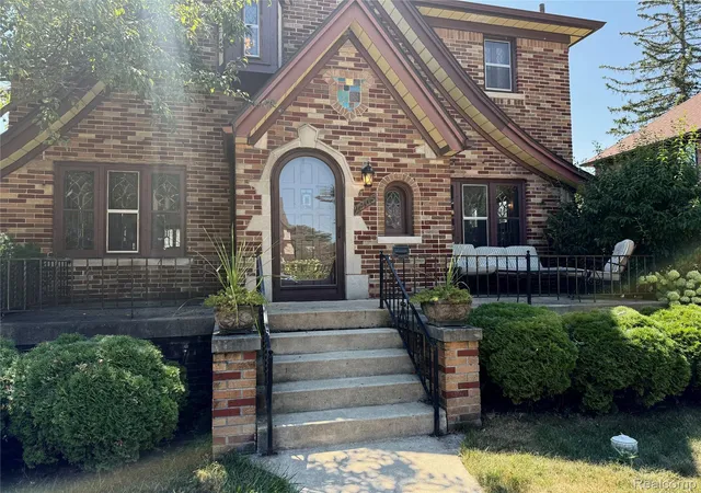 Photo 2 of Single family home for sale at 1305 Bedford Rd, Grosse Pointe Park, MI 48230 | MLS# 20261061909 | Listing updated on 2026-09-12
