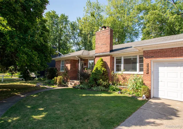 Photo 2 of Single family home for sale at 2731 Crooks Rd, Royal Oak, MI 48073 | MLS# 20261061917 | Listing updated on 2026-08-22