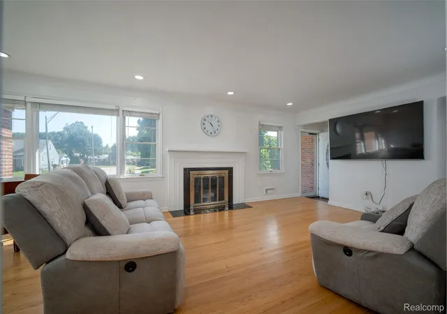 Photo 3 of Single family home for sale at 2731 Crooks Rd, Royal Oak, MI 48073 | MLS# 20261061917 | Listing updated on 2026-08-22