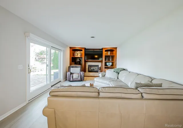 Photo 2 of Single family home for sale at 4977 Wavewood Dr, Commerce Township, MI 48382 | MLS# 20261061921 | Listing updated on 2026-09-13