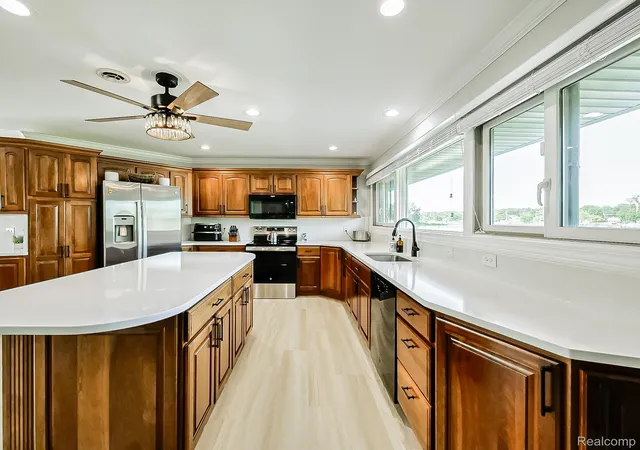 Photo 4 of Single family home for sale at 4977 Wavewood Dr, Commerce Township, MI 48382 | MLS# 20261061921 | Listing updated on 2026-09-13