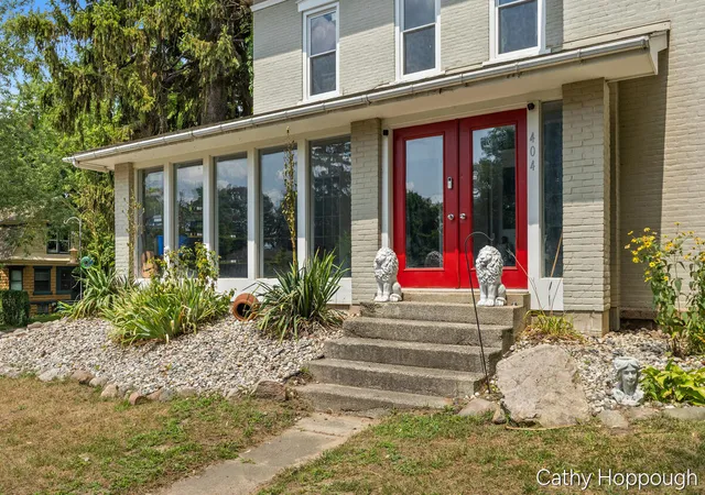 2nd image of 404 E Main St, Ionia, MI 48846 | MLS# 65026040937
