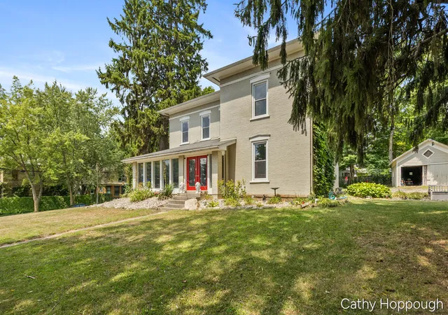 Photo 3 of Single family home for sale at 404 E Main St, Ionia, MI 48846 | MLS# 65026040937 | Listing updated on 2026-09-16