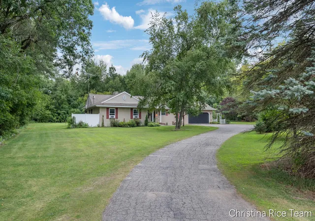 4th image of 10226 Sw Greenville Rd, Greenville, MI 48838 | MLS# 65026040934