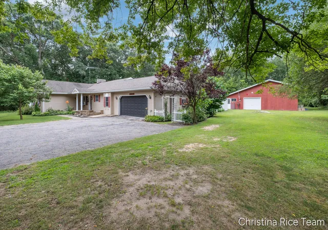 5th image of 10226 Sw Greenville Rd, Greenville, MI 48838 | MLS# 65026040934