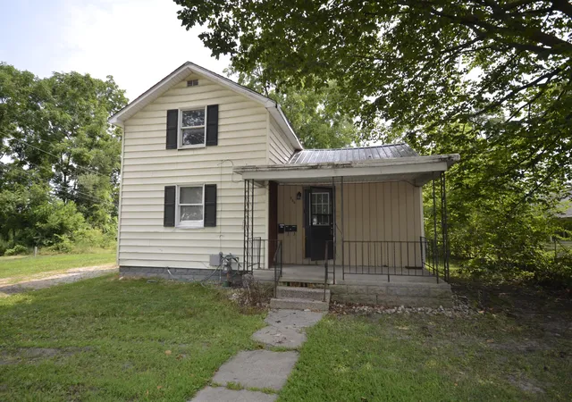 1st image of 200 S Constantine St, Three Rivers, MI 49093 | MLS# 68026040944