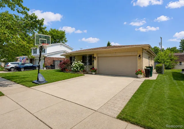 2nd image of 2730 Rhodes Dr, Troy, MI 48083 | MLS# 20261061941