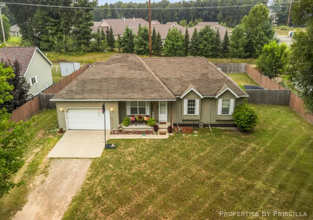 1st image of 333 W Allen St, Newaygo, MI 49337 | MLS# 65026040957