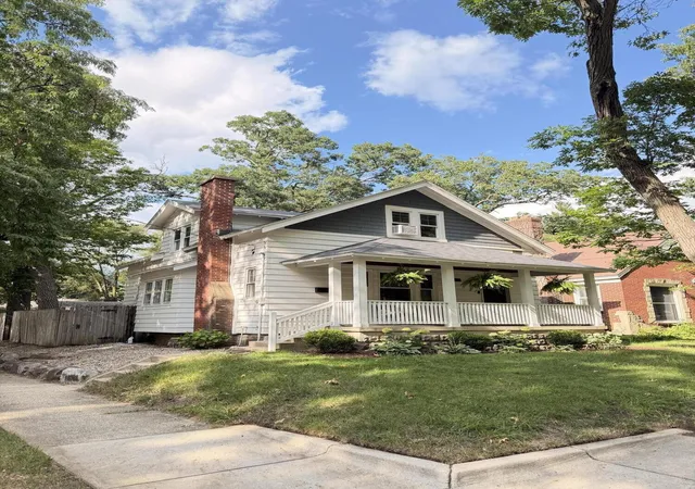 Photo 1 of Sale Pending at 1003 Hoyt St Se, Grand Rapids, MI 49507 | MLS# 65026040970 | Listing updated on 2026-08-14