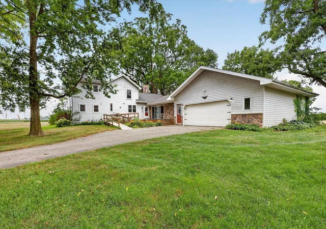 Photo 3 of Single family home for sale at 11012 Green Lake Rd, Middleville, MI 49333 | MLS# 65026040969 | Listing updated on 2026-08-13