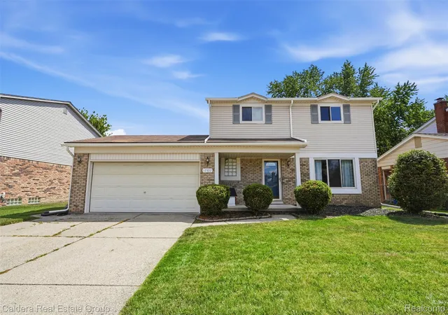 Photo 1 of Sale Pending at 17592 Knollwood Dr, Clinton Township, MI 48038 | MLS# 20261061957 | Listing updated on 2026-09-15