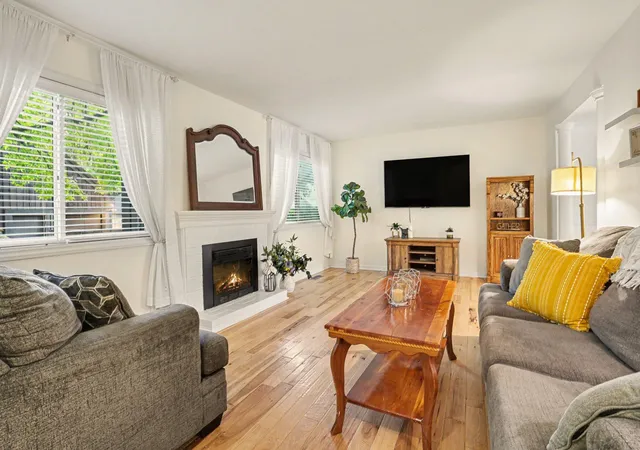 Listing Photo 5 - Condo for sale in building located at 260 Dunbarton Ct, Kalamazoo, MI 49006