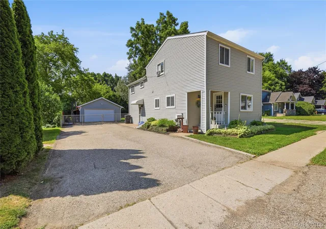 2nd image of 572 Atwater St, Lake Orion, MI 48362 | MLS# 20261061965
