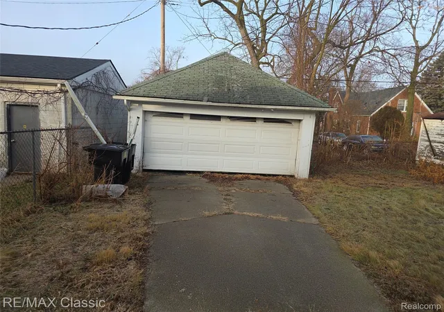 Photo 2 of Multi family home for sale at 15307 Biltmore St, Detroit, MI 48227 | MLS# 20261061971 | Listing updated on 2026-08-07