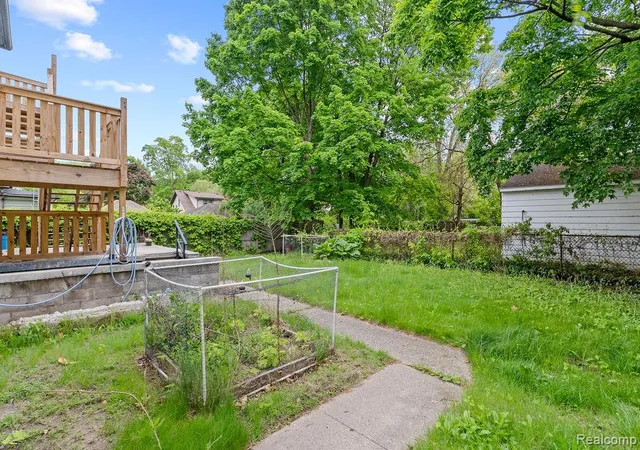 5th image of 612 E 3Rd St, Flint, MI 48503 | MLS# 20261061972